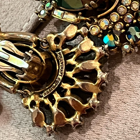 COLLECTOR ITEM Vtg Hollycraft 1956 Peacock Clip Earrings Emerald Articulated - Picture 4 of 7